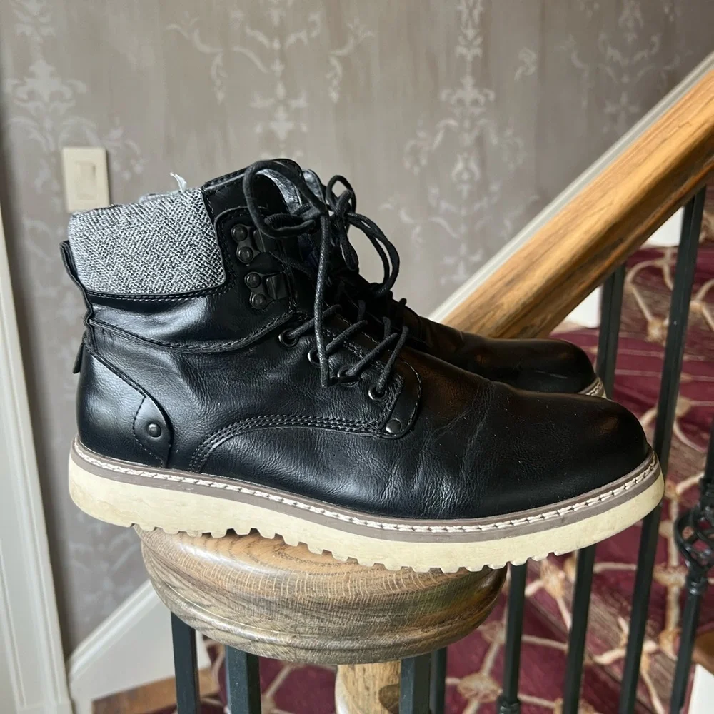 Madden by Steve Madden Deelin boot size 10. Excellent condition black
